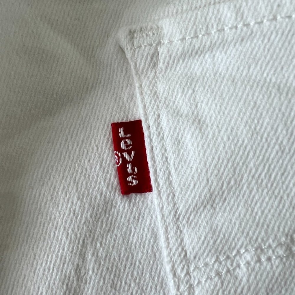 Levi’s Women’s White High Waist Denim Jean Shorts Plus Size 22W - Picture 6 of 11